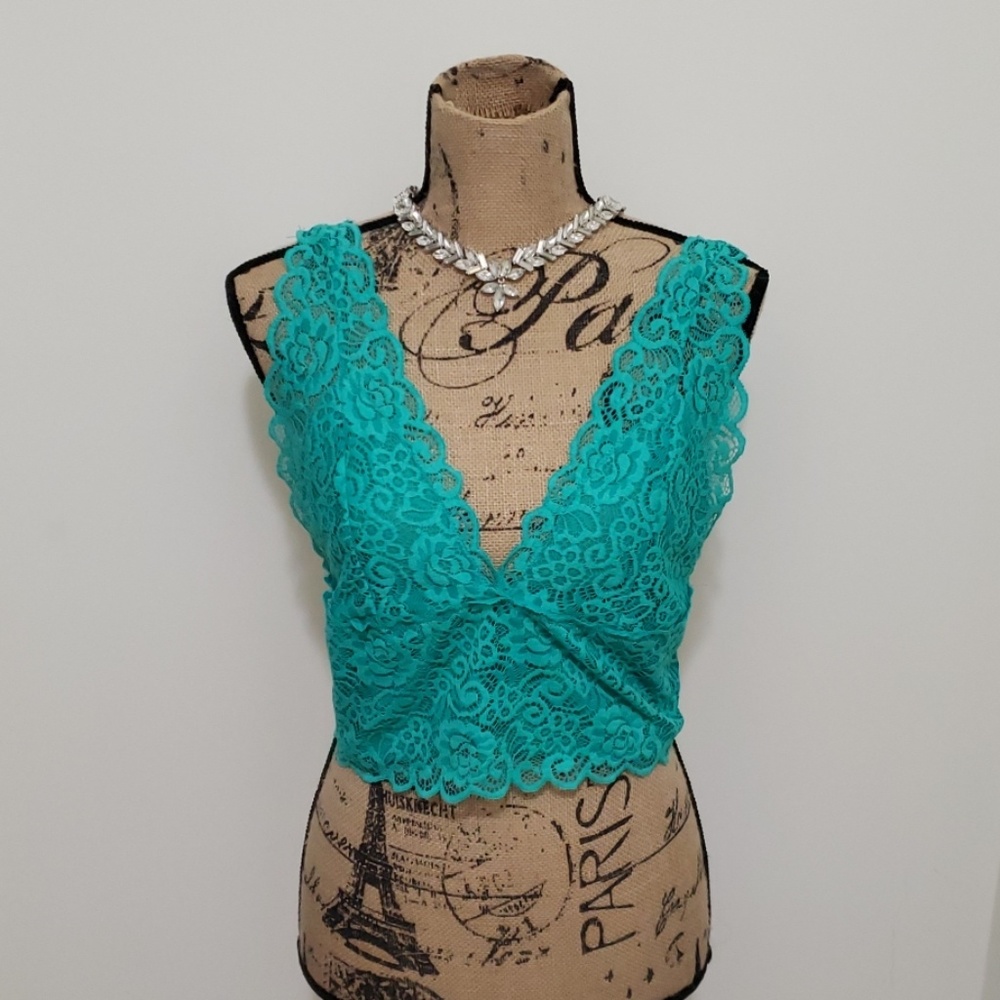 Lace V- neck crop top